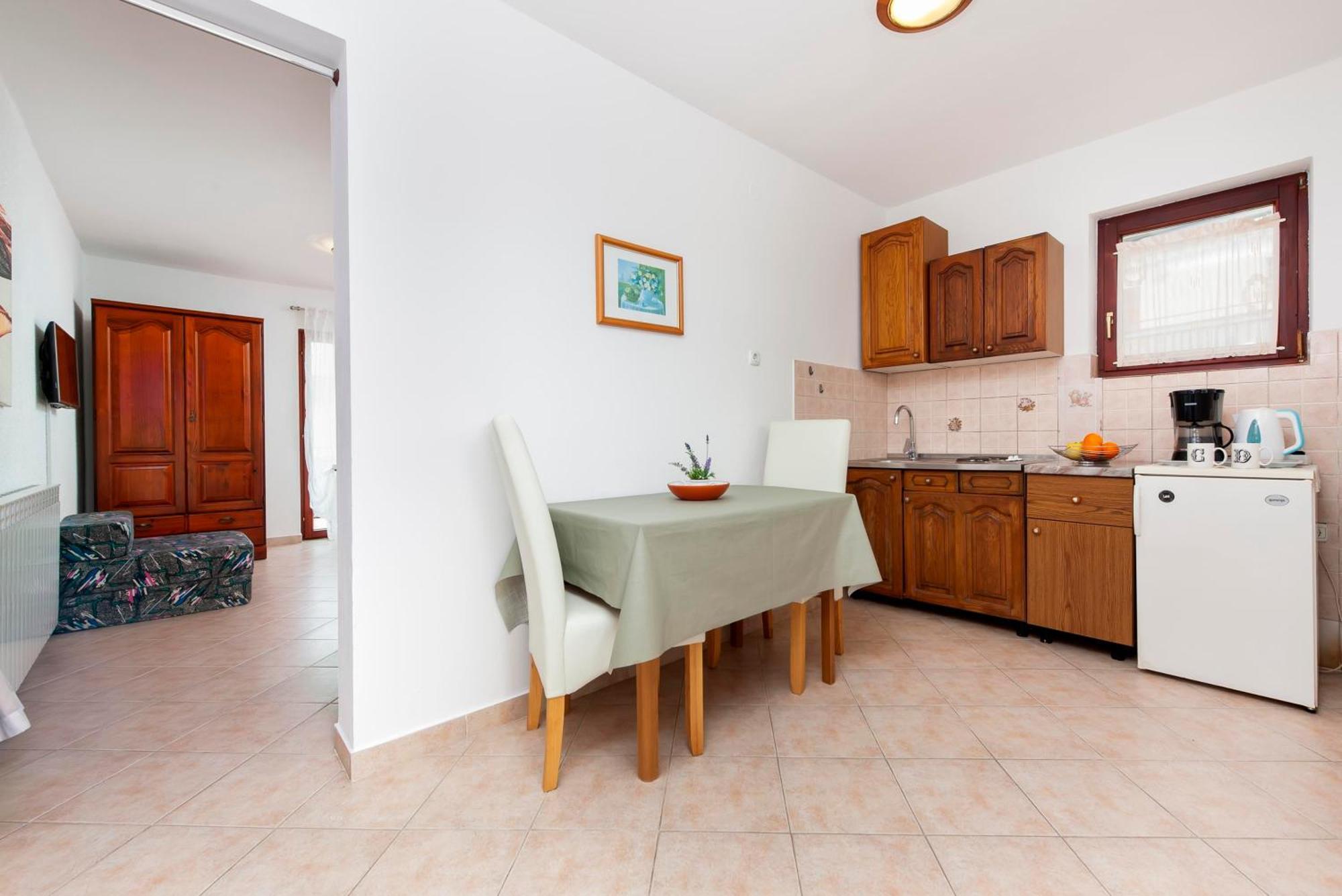 Apartments And Room Silvana Rovinj Exterior foto