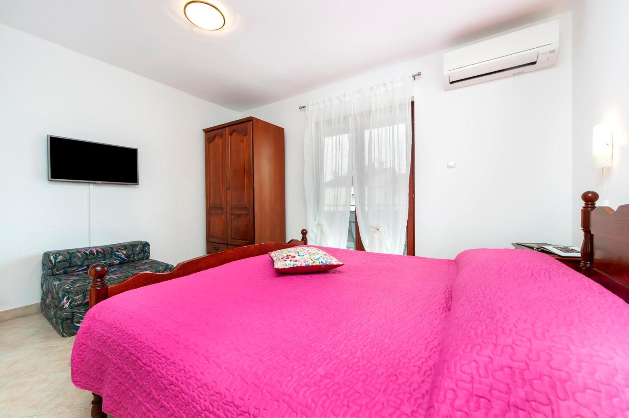 Apartments And Room Silvana Rovinj Habitación foto